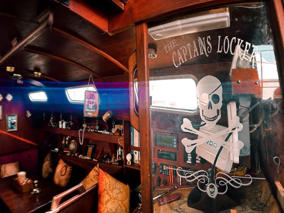 The Captains Locker - 30Ft Yacht San Miguel de Abona Exterior photo